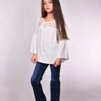 Ефирна бяла блузка с дантела  , снимка 3 - Детски Блузи и туники - 43063925