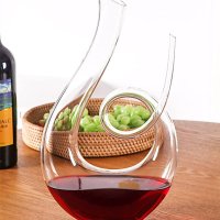 Гарафа за червено вино, стъклена бутилка, извит декантер за алкохол, снимка 1 - Сервизи - 43135306