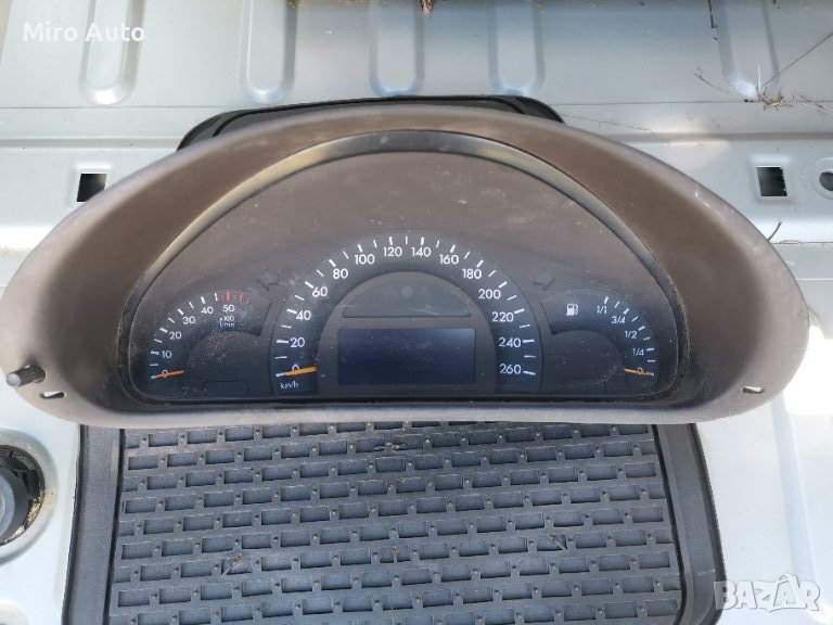 Километраж от Мерцедес Ц класа 2001г 2.2цди 143кс , снимка 1