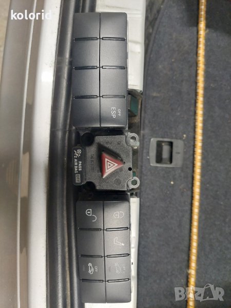 ПАНЕЛ БУТОНИ АВАРИЙНИ СВЕТЛИНИ МЕРЦЕДЕС-БЕНЦ / MERCEDES-BENZ W203 / 2000-2007, снимка 1