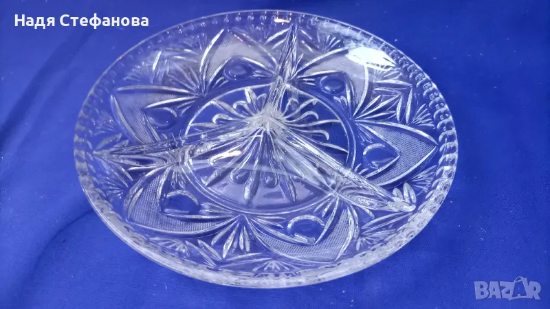 Кристална табличка за мезета с три отделения, кръгла, снимка 1