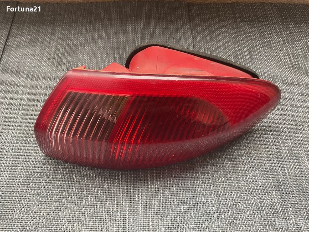 Alfa Romeo 147 - десен стоп оригинален, снимка 1