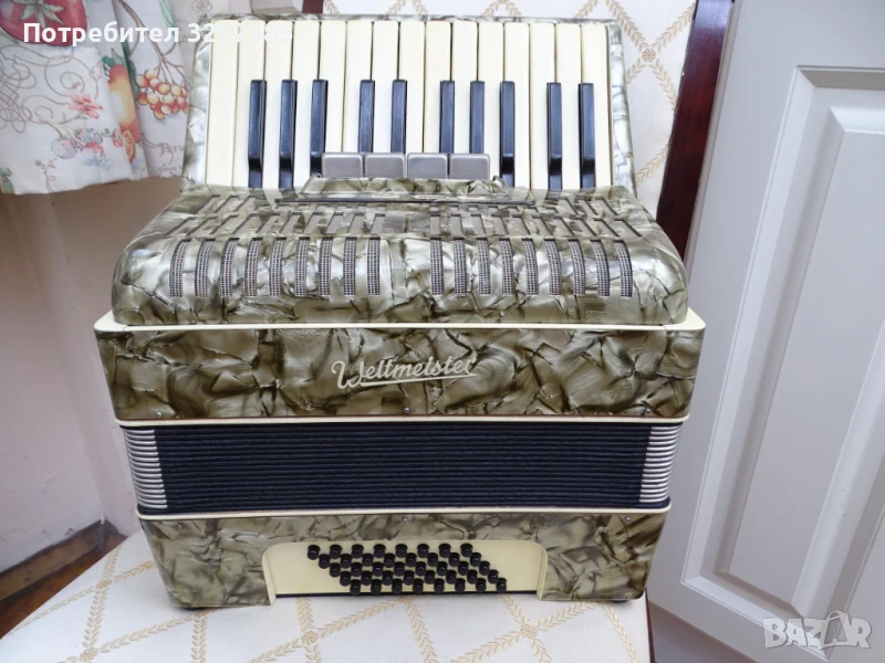 Акордеон Велтмайстер 40 баса, снимка 1
