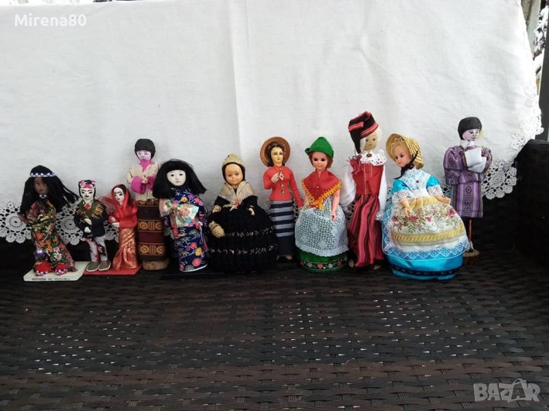 Стари сувенирни куклички от цял свят, снимка 1