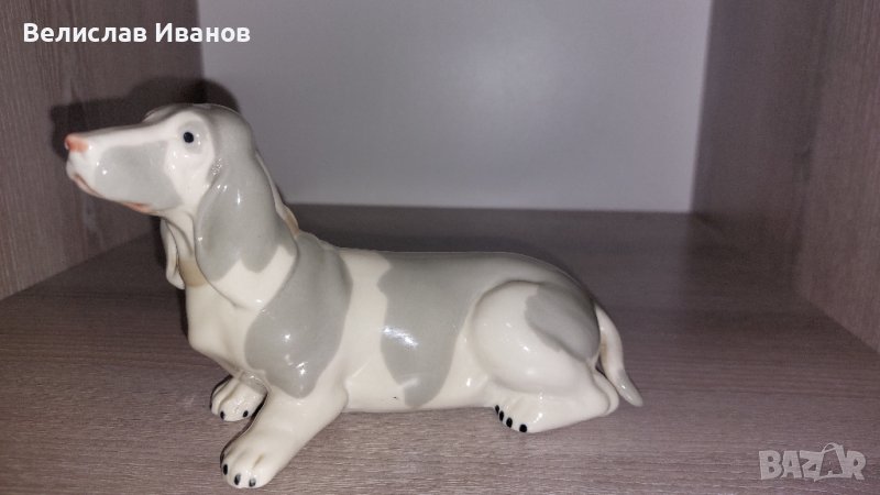 Порцеланова статуетка куче басет. Отлично състояние., снимка 1