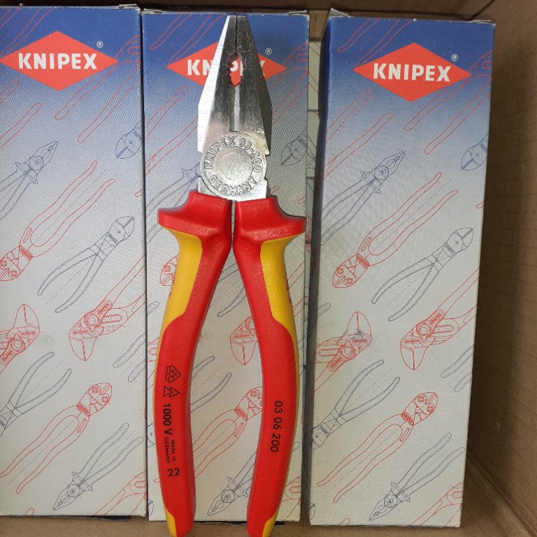 Клещи комбинирани Knipex 03 06 200 в Клещи в гр. Русе - ID40717122 —  Bazar.bg