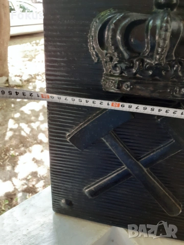 Страхотно чугунено пано с корона табела 10кг. релефно, снимка 6 - Антикварни и старинни предмети - 53469904