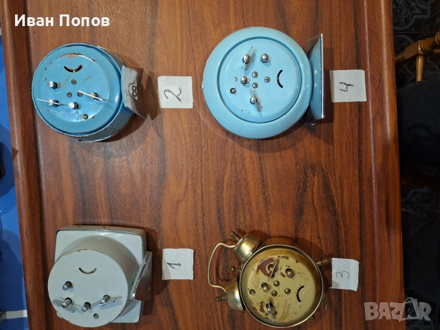 Будилници механични,Китай- четири броя-работещи, снимка 2 - Антикварни и старинни предмети - 43553730