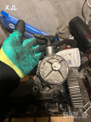 Вакуум помпа Пежо експерт 1.9ТД 90коня