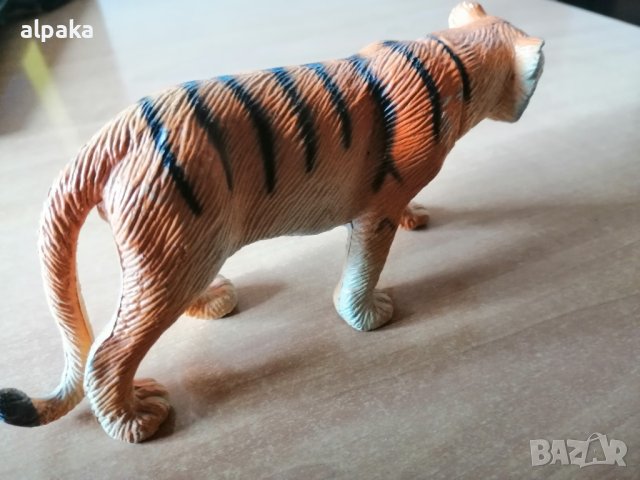Продавам статуетка пластика на тигър, снимка 4 - Декорация за дома - 43855454