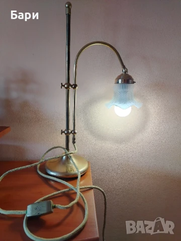 Стара антична месингова настолна лампа с лебедова шия, снимка 4 - Колекции - 51348449