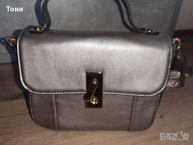 Нова дамска чанта, снимка 1 - Чанти - 33093936