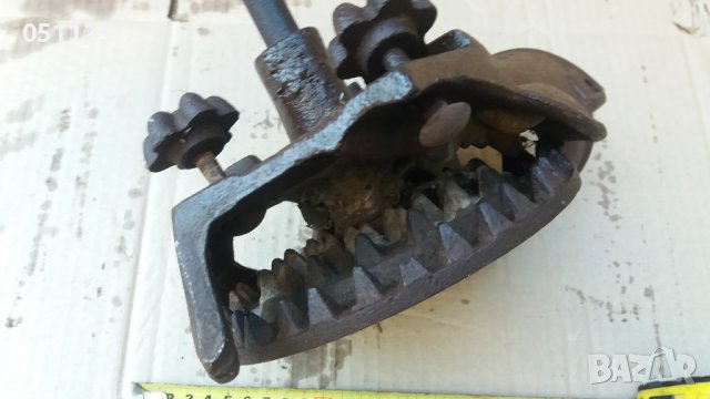 отлична машинка за мелене на царевица , снимка 11 - Антикварни и старинни предмети - 43481481