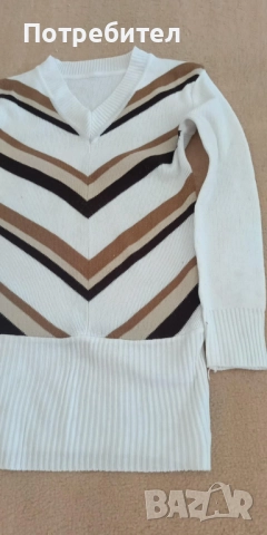 Вълнен пуловер с остро деколте S-М, снимка 3 - Блузи с дълъг ръкав и пуловери - 51852329