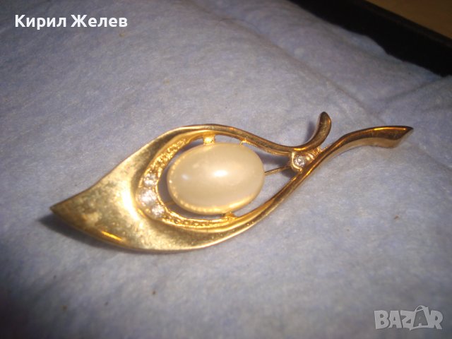 КРАСИВА ЕЛЕГАНТНА ЛИСТОВИДНА АРТ ДЕКО ПОЗЛАТЕНА ПЕРЛЕНА ВИНТИДЖ БРОШКА с ЦИРКОНИ 21647, снимка 9 - Други - 37395574