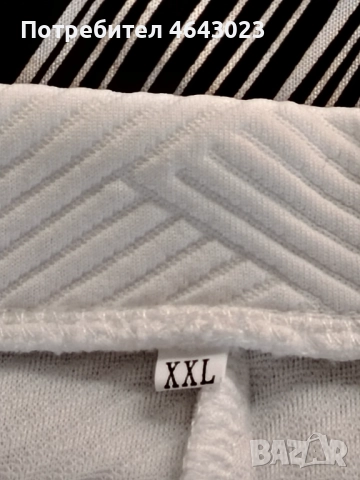 Елегантно бяло сако с черни копчета, снимка 3 - Сака - 52309968