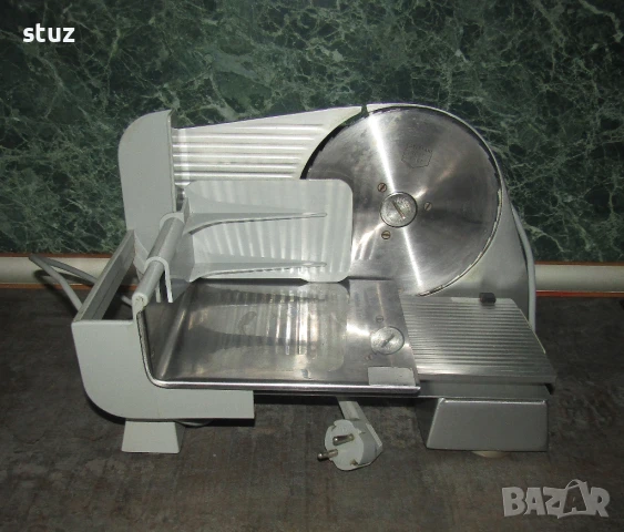 Електрическа машина за рязане на колбаси, хляб, сирена, зеленчуци Graef, снимка 1