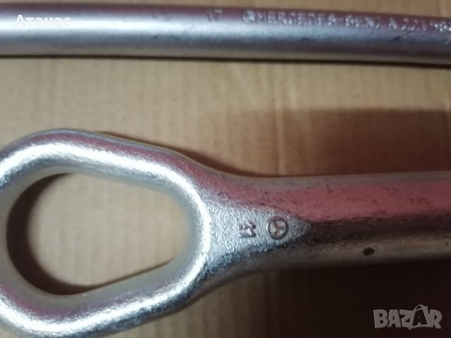 Ключ за гуми,отвертка,кука за теглене на Мерцедес, снимка 4 - Аксесоари и консумативи - 39732511