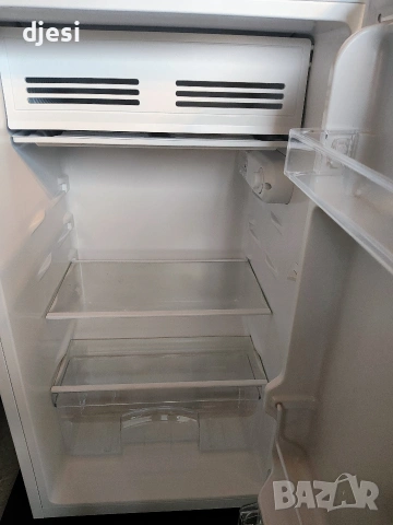 Crown малък хладилник , снимка 3 - Хладилници - 53383753