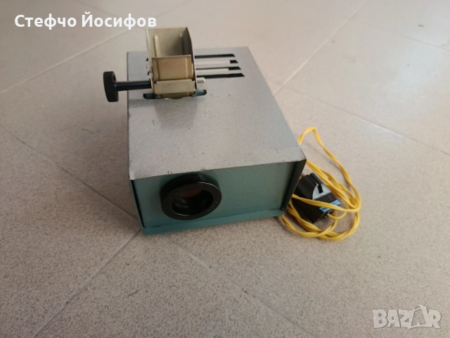 Прожекционен апарат , снимка 3 - Антикварни и старинни предмети - 51854582