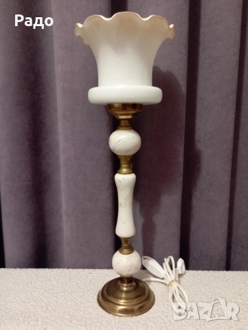 Комплект от две мраморни лампи с бели стъклени абажури, снимка 2 - Настолни лампи - 52772220