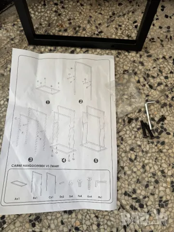 Поставка за Хавлии Sealskin Carré - Стил и Функционалност, Черна, Метална, 48 x 78,5 x 24 cm!, снимка 2 - Закачалки - 48910324