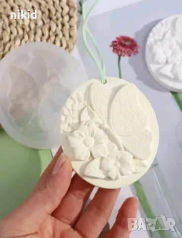 Пеперуда кацнала на цветя дълбок калъп силиконов молд форма декорация украса сапун гипс, снимка 3 - Форми - 22382534