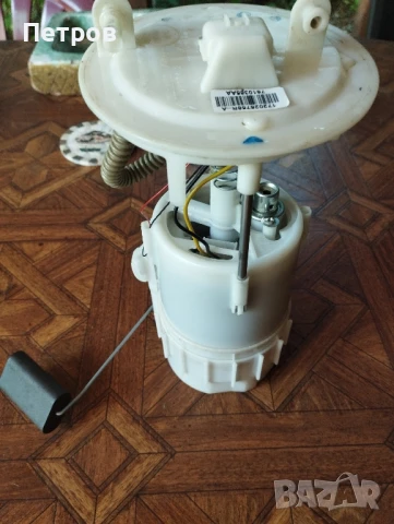 Бензинова помпа от Дачия докер 1.6 К7М 83 к.с.