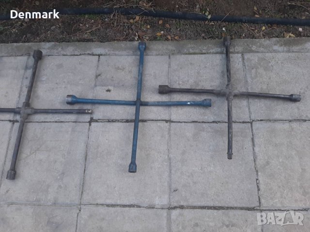 Кръстат ключ за джанти