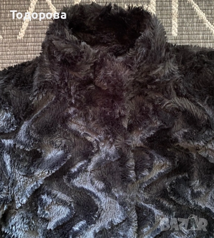 Черно палто с косъм, снимка 2 - Палта, манта - 53399553