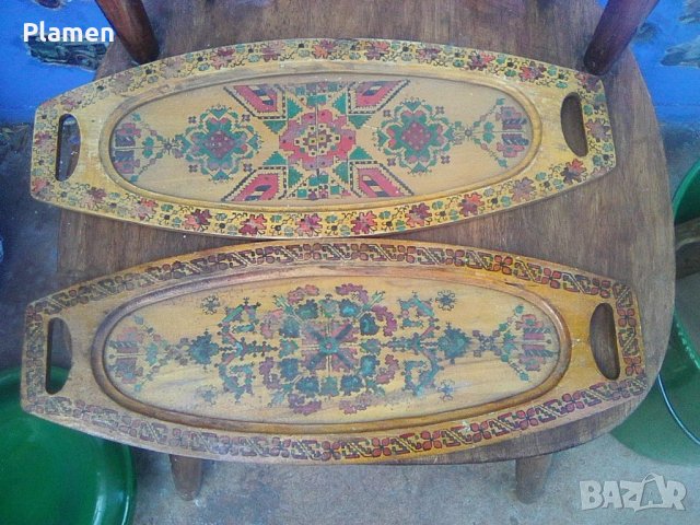 Две български стари плата с пирография и оцветаване и стъкло., снимка 1