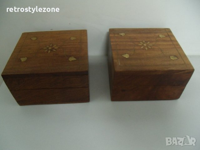 № 6456 две стари дървени кутийки  - с орнаменти  - метални набивки  - размер 10 / 10 / 5,7 см 