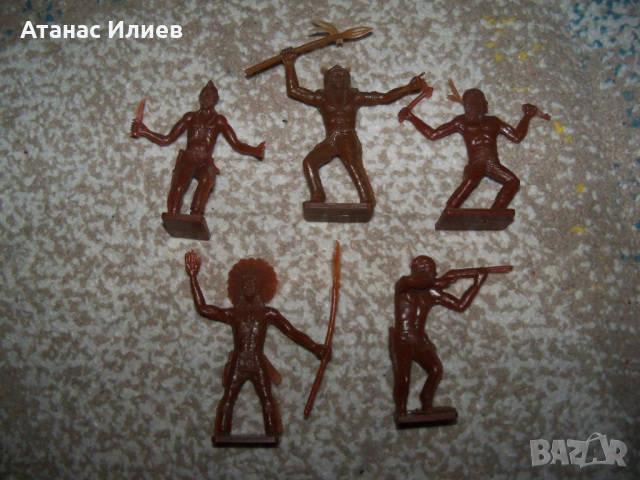 Лот 5 пластмасови войници индианци соц играчки, снимка 2 - Фигурки - 51962378