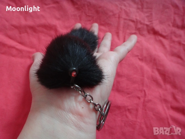 Ключодържател/Аксесоар/Висулка за чанта от естествен косъм лисица в черно, снимка 3 - Други - 53123225