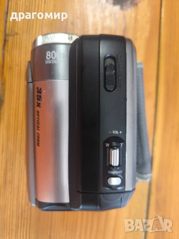JVC GR-D825E видеокамера Mini DV , снимка 7 - Камери - 51298338