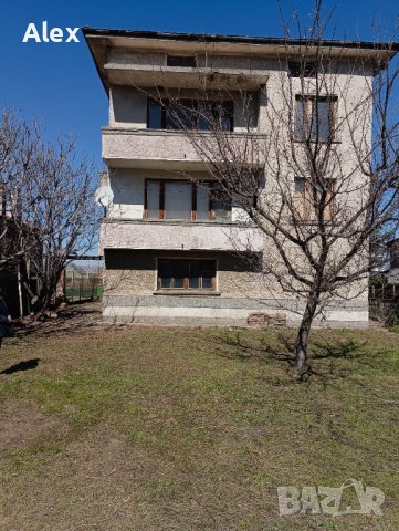 Агенция Танкос 07 продава двуетажна къща  с гараж  - РЗП 270 кв.м. и 900 кв.м. двор в с Първенец  , снимка 2 - Къщи - 40058401