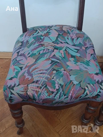 Стари масивни дървени столове от череша с дърворезба

, снимка 3 - Антикварни и старинни предмети - 51074519