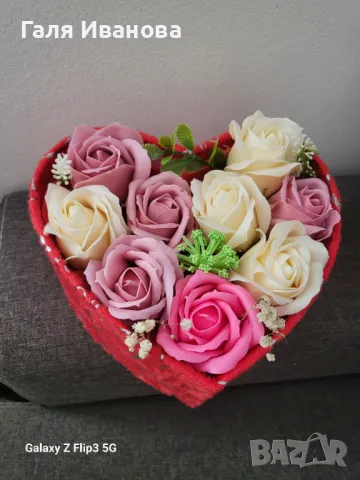 Кутии с рози от пластичен сапун