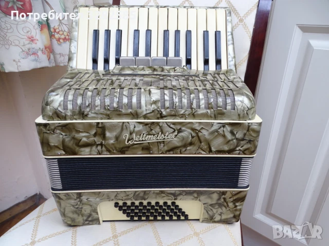 Акордеон Велтмайстер 40 баса, снимка 1