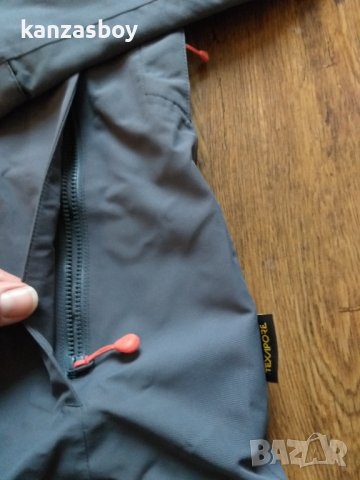 jack wolfskin - страхотно дамско яке-мембрана КАТО НОВО, снимка 9 - Якета - 39245570