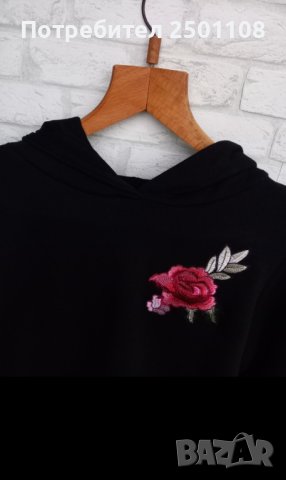Суичър с емблема роза, снимка 1