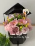 Сапунени цветя в кутия шапка с чекмедже тематичен подарък за абитуриентски бал, снимка 1