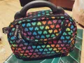 Продавам страхотна твърда шарена чанта с дълга дръжка, снимка 1