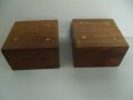 № 6456 две стари дървени кутийки  - с орнаменти  - метални набивки  - размер 10 / 10 / 5,7 см , снимка 1 - Други ценни предмети - 37693553