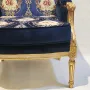 Класическо кресло с позлатена рамка и кралскосиня дамаска, снимка 7