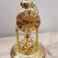 Немски настолен кварцов часовник с колба и с гонг, снимка 2 - Антикварни и старинни предмети - 38333343