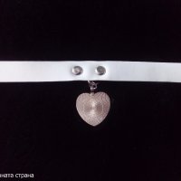 Холограмен чокър със сърце , снимка 7 - Колиета, медальони, синджири - 32944384