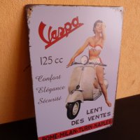 Заглавие Метална Табела Веспа Vespa реклама мацка еротика 125cc скутер мотопед, снимка 2 - Други - 43575403