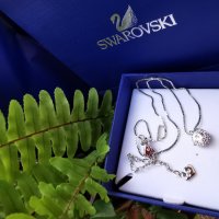 Оригинално ново Колие Уникален блясък марка Swarovski, снимка 4 - Колиета, медальони, синджири - 34827675