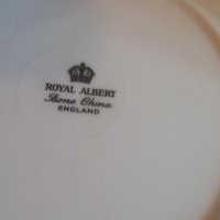 Английски костен порцелан Royal Albert-десертен сервиз.Плато и 6десертни чинии (16см), снимка 3 - Сервизи - 32534919